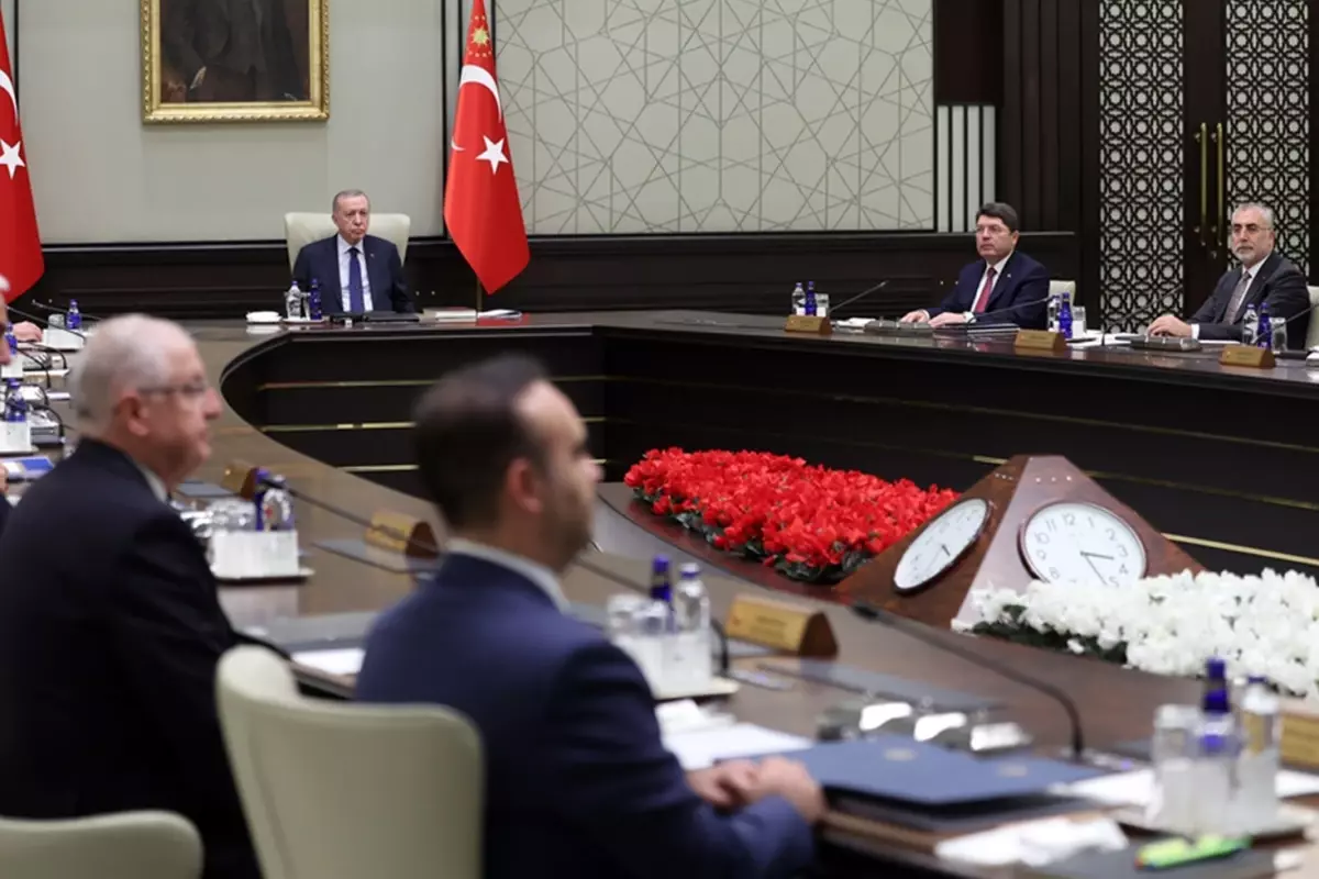 Çalışma ve Sosyal Güvenlik Bakanı Vedat Işıkhan'ın Asgari Ücret Açıklaması