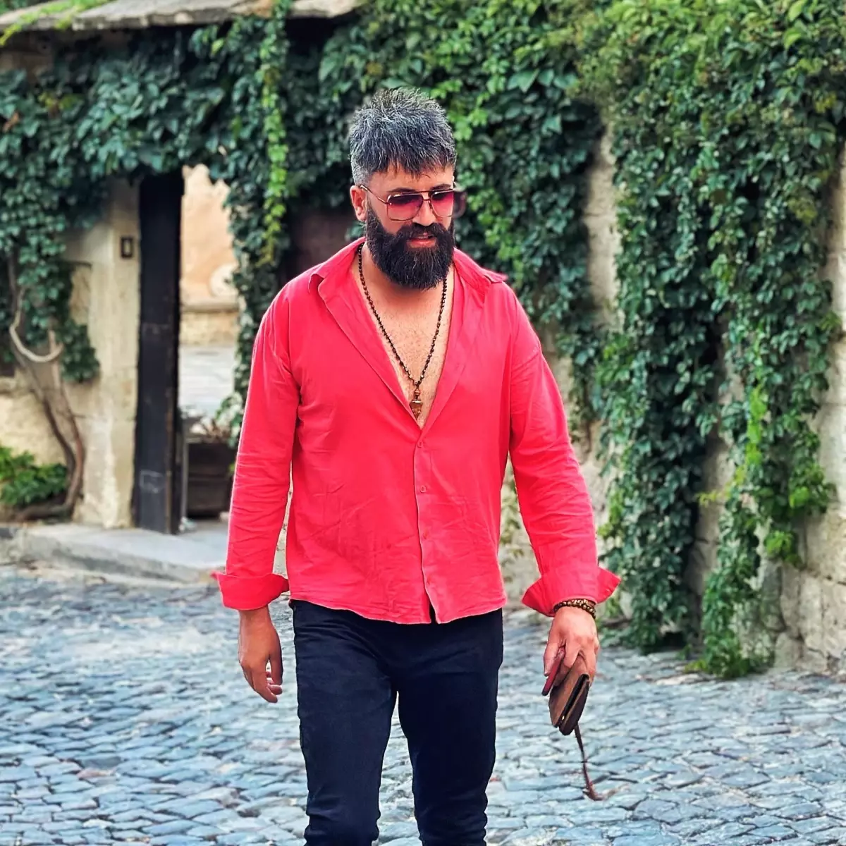 Ünlü Moda Tasarımcısı Emrullah Köroğlu'nun Yeni Çıkışı: SUCCESSO