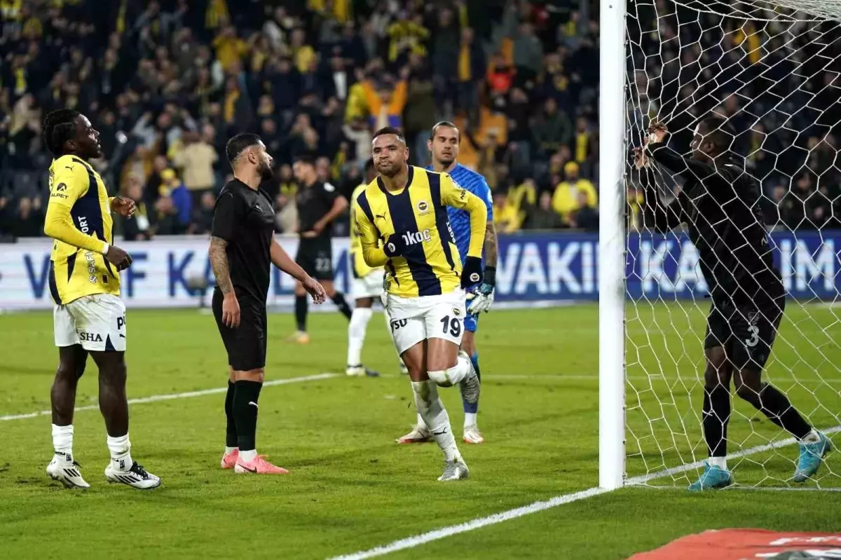 Fenerbahçe, Trendyol Süper Lig'de Hatayspor'u 2-1 mağlup etti