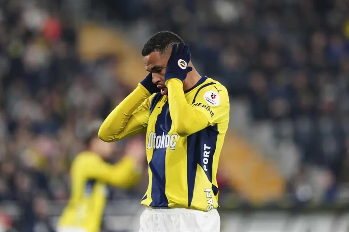 Fenerbahçe'nin Bu Sezonki Direklerle Mücadelesi
