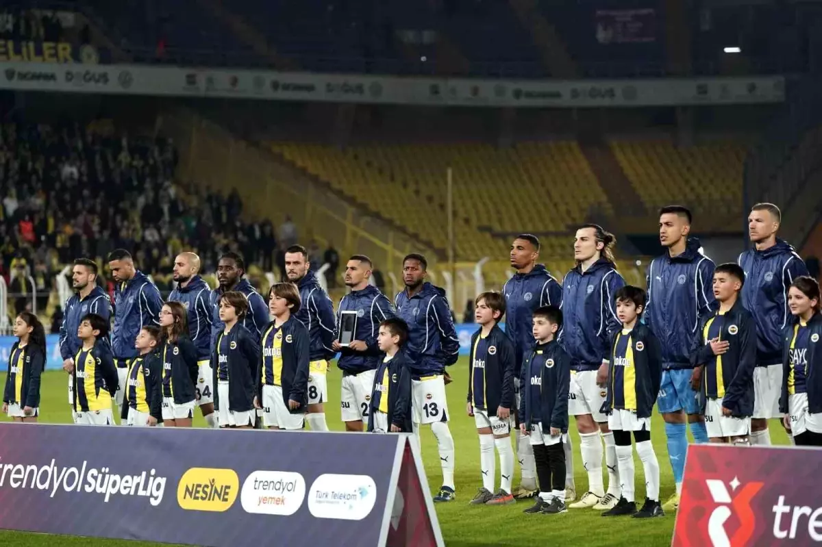 Fenerbahçe Teknik Direktörü Jose Mourinho'nun Kadro Değişiklikleri