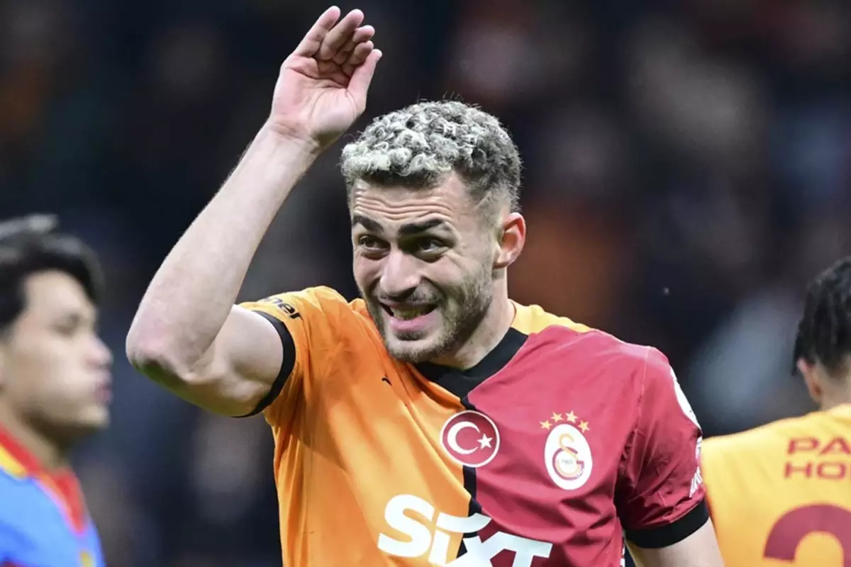 Galatasaray'ın gururu ve milli futbolcumuz Barış Alper Yılmaz, Trendyol Süper Lig'in 18. haftasında RAMS Park'ta gerçekleşen Göztepe karşılaşmasında, futbolseverlerin yüreklerini ısıtan bir fair play örneği sergiledi.