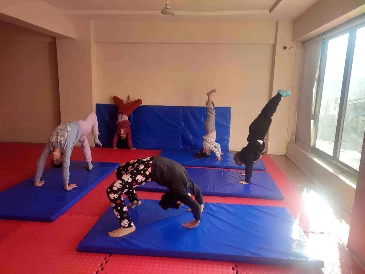 Hakkari'de Dördüncü Sınıf Öğrencilerine Yönelik Spor Kursları
