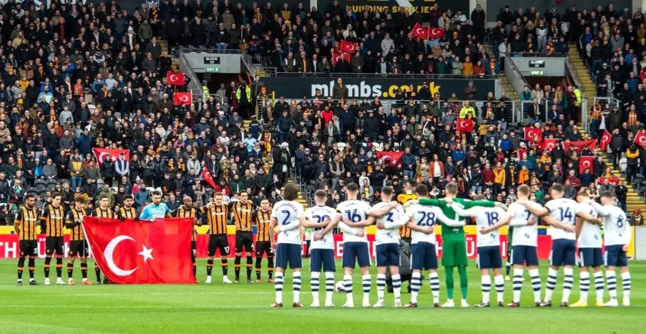 Hull City ve Leeds United Maçı Öncesinde Türk Bayrağı Konusu Gündemde