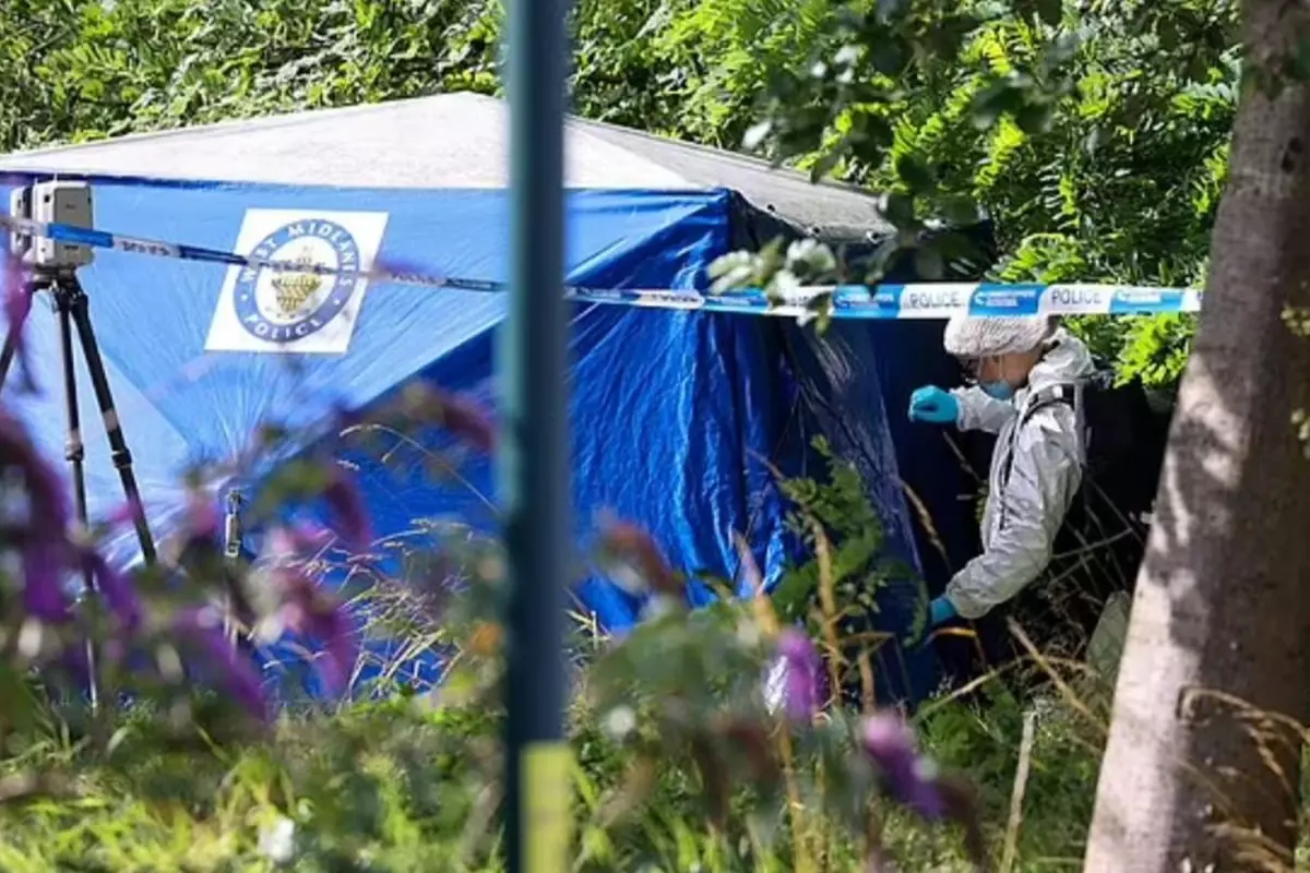 İngiltere Polisi Güvenlik Kameralarıyla Aldatan Bir Kocanın Son Anlarını Gün Yüzüne Çıkardı