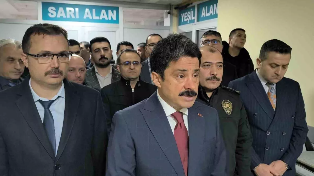 Kırşehir'de Korkutucu Trafik Kazası: Aşırı Sis ve Hatalı Sollama Sonucu Üç Kişi Hayatını Kaybetti
