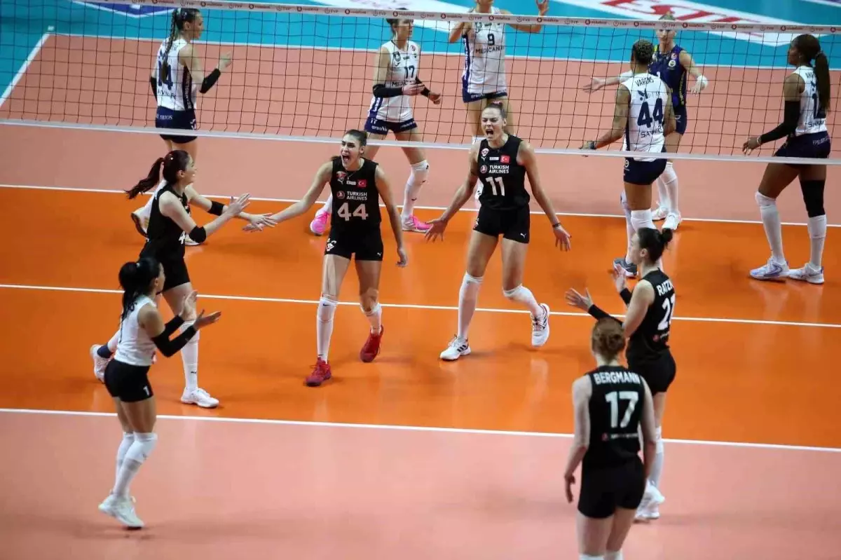 Türk Hava Yolları Kadın Voleybol Takımı, CEV Kupası Play-off Turu İlk Maçına Hazırlanıyor