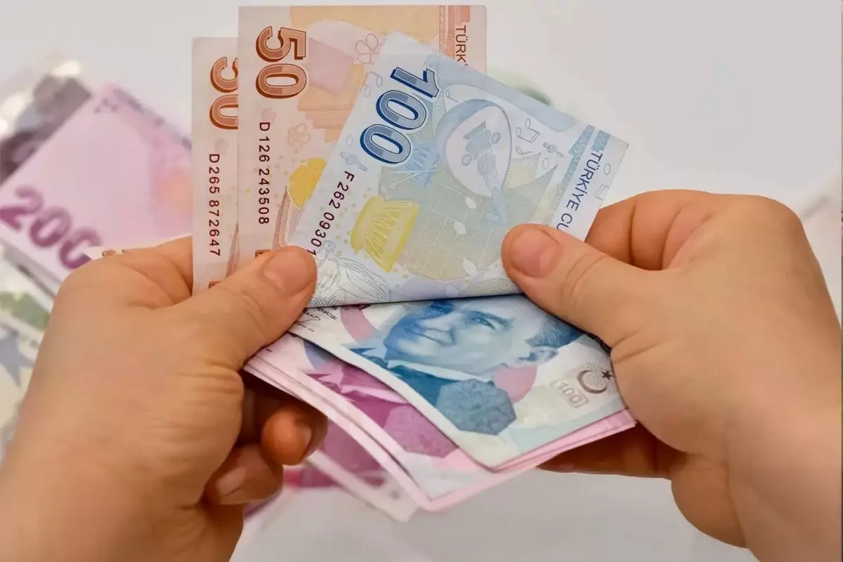Türkiye'de Memur ve Emekli Maaşlarına 2025 Yılında Yapılacak Zam Oranı Açıklandı