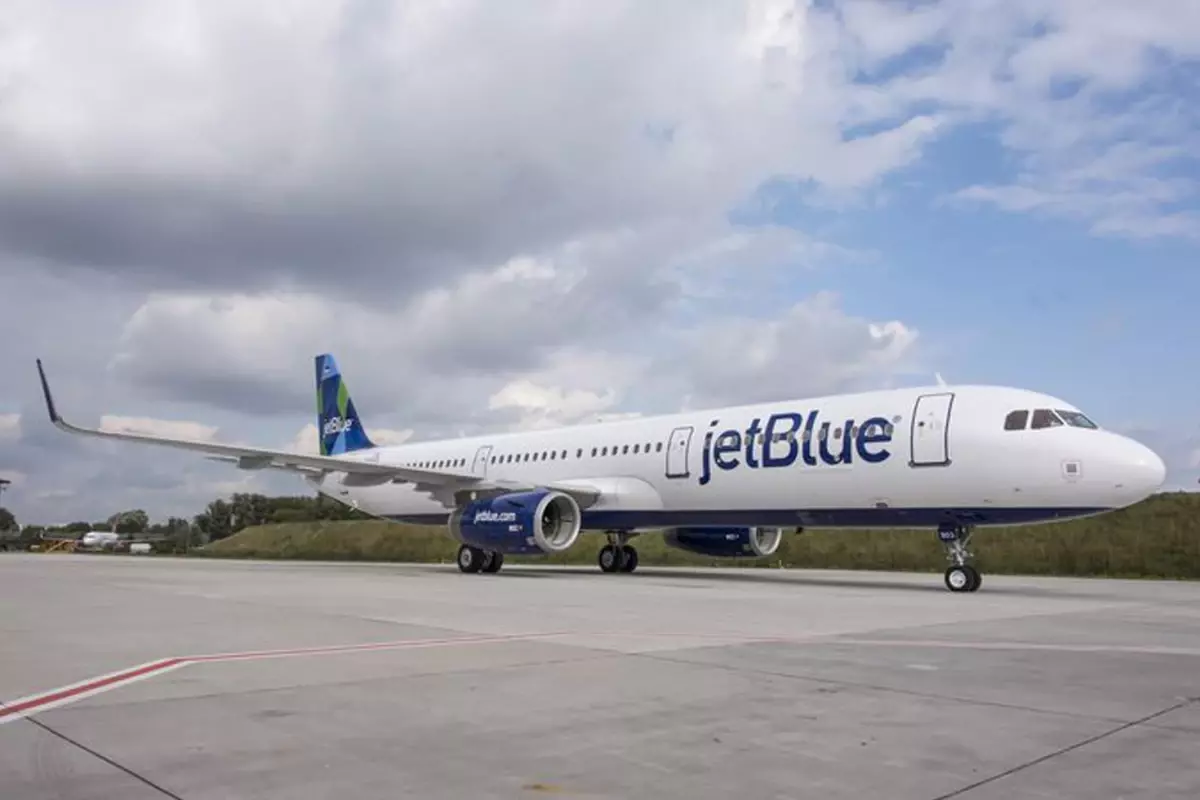 New York'tan Florida'ya Giden JetBlue Uçağında Gizemli Olay