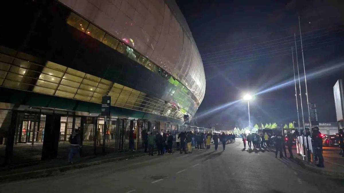Kocaelispor Kulübü'nden Taraftarlara Önemli Güvenlik ve Eşya Geri Alma Duyurusu