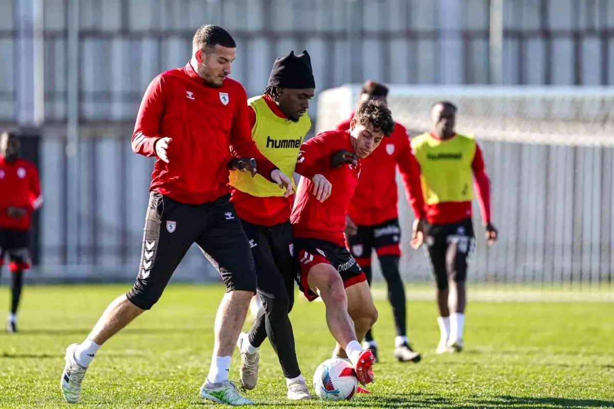 Samsunspor, Süper Lig'de Zirvedeki Yerini Güçlendiriyor