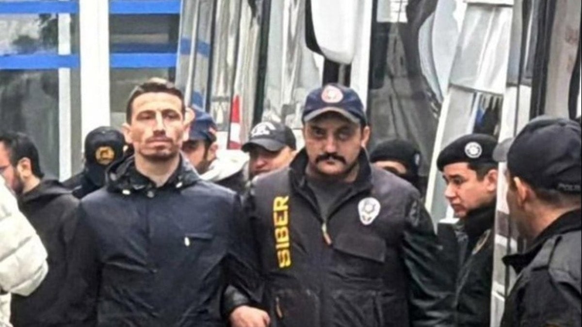 Cezaevinde Mert Hakan Yandaş’a sürpriz ziyaret